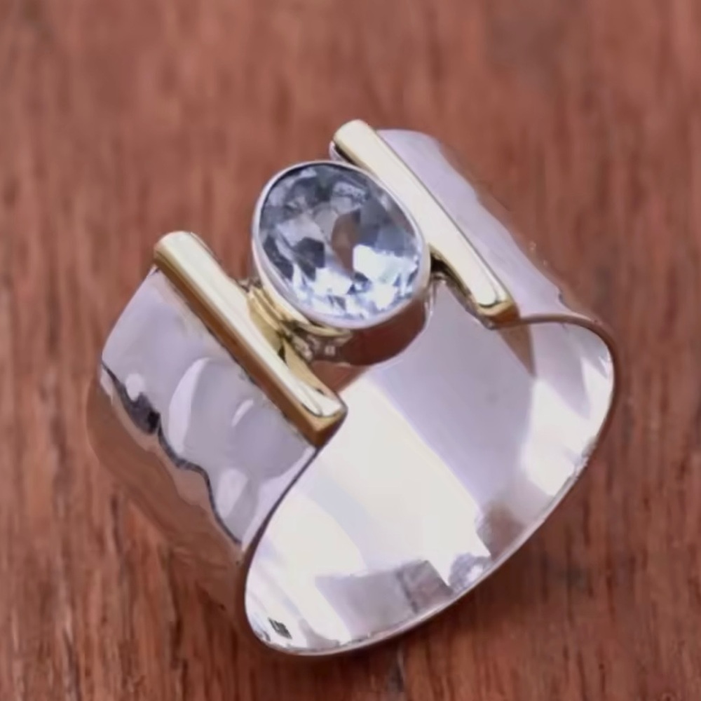 NEW Elegant Silver and Gold Women's Ring
